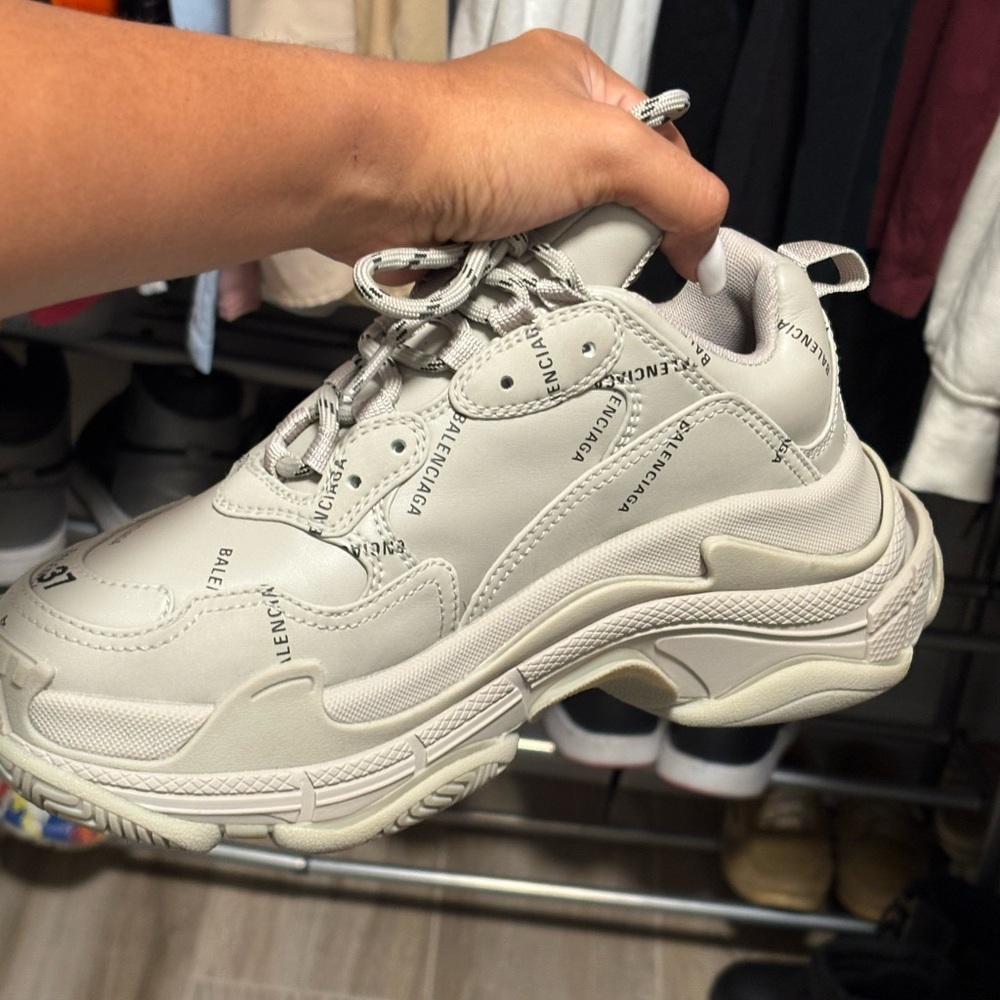 Balenciaga Gray Sneakers Classic Design - Picture 4 of 7